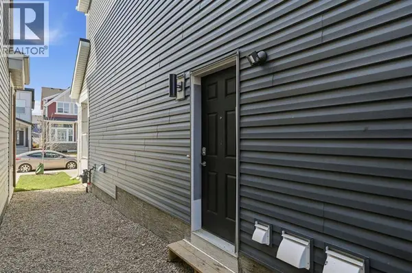 44 Amblefield Avenue NW, Calgary, AB T3P2C1