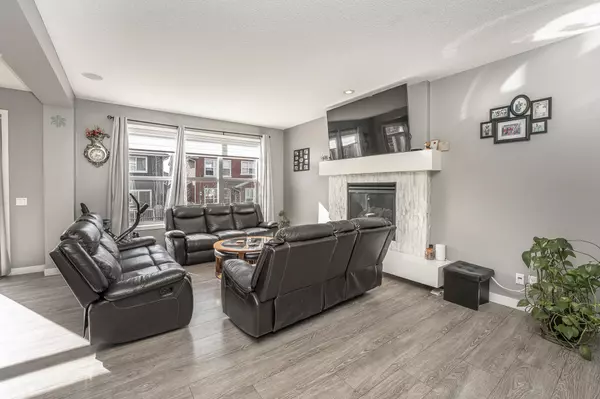 Airdrie, AB T4A 0S6,313 Kings Heights Dr SE