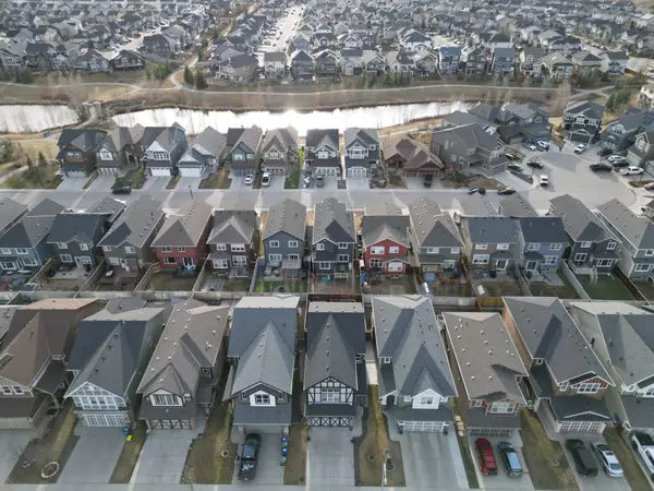 Airdrie, AB T4A 0S6,313 Kings Heights Dr SE