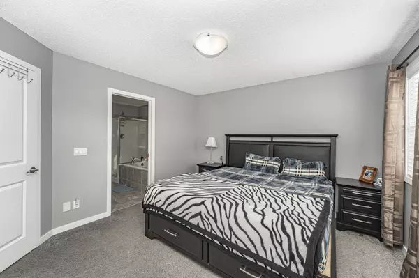 Airdrie, AB T4A 0S6,313 Kings Heights Dr SE