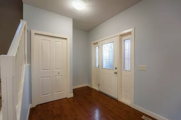 Airdrie, AB T4B 0G1,1179 Prairie Springs Hl SW