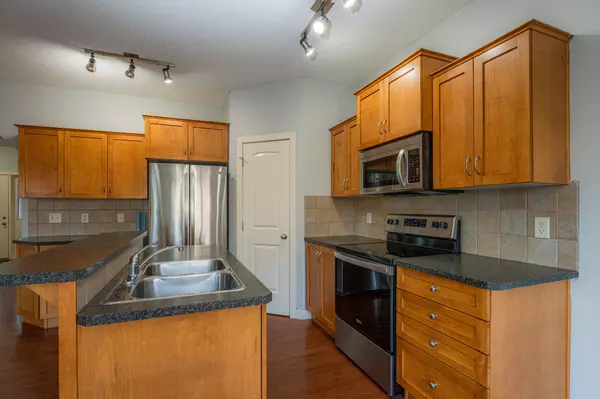 Airdrie, AB T4B 0G1,1179 Prairie Springs Hl SW