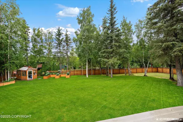 4051 Twilight LN, Anchorage, AK 99516