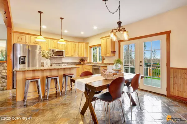 4051 Twilight LN, Anchorage, AK 99516