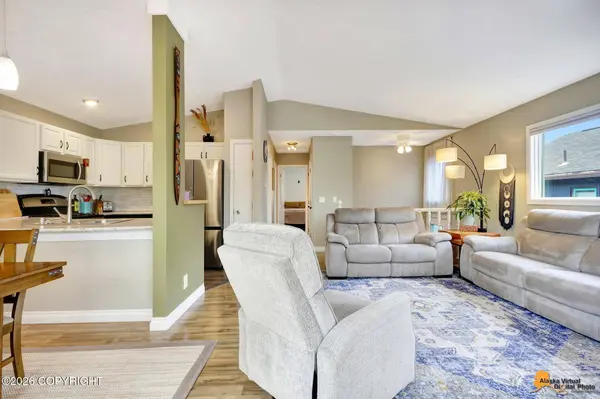 8091 Pinebrook CIR, Anchorage, AK 99507