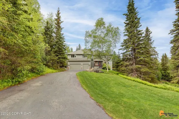 6151 Alpine Woods DR, Anchorage, AK 99516