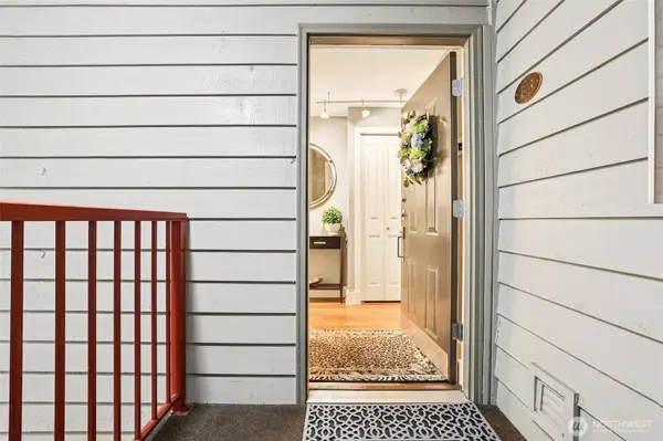 11060 NE 33rd PL #E3, Bellevue, WA 98004