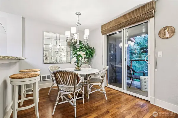 11060 NE 33rd PL #E3, Bellevue, WA 98004