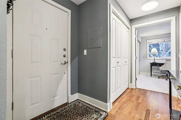 11060 NE 33rd PL #E3, Bellevue, WA 98004