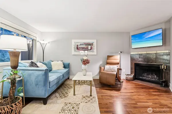 11060 NE 33rd PL #E3, Bellevue, WA 98004