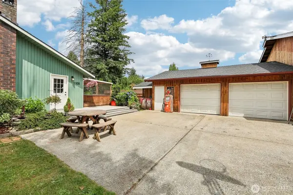 1105 Dyer RD, Sultan, WA 98294