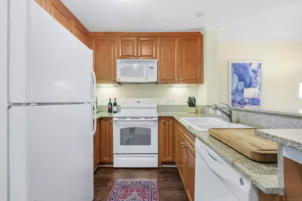 2 Homestead Lane #410, Greenwich, CT 06831