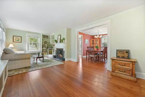 28 Leonard Street, Stamford, CT 06906