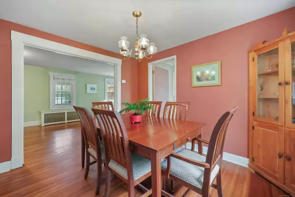 28 Leonard Street, Stamford, CT 06906