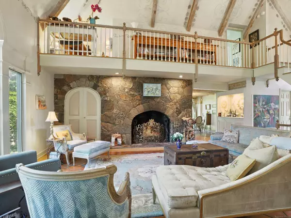 250 Saddle Hill Road, Stamford, CT 06903