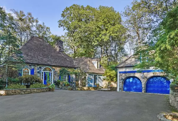 250 Saddle Hill Road, Stamford, CT 06903