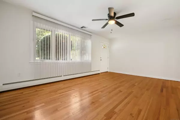 144 Mueller Drive, Hamden, CT 06514