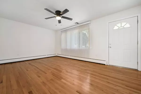 144 Mueller Drive, Hamden, CT 06514