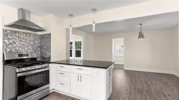 207 West Avenue, Darien, CT 06820