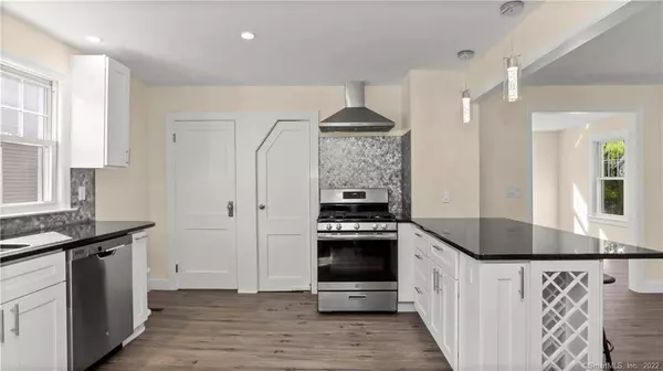 207 West Avenue, Darien, CT 06820