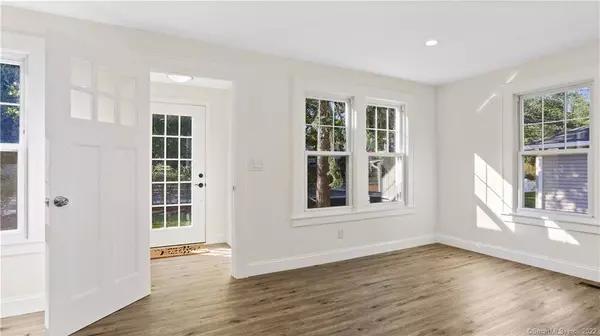 207 West Avenue, Darien, CT 06820