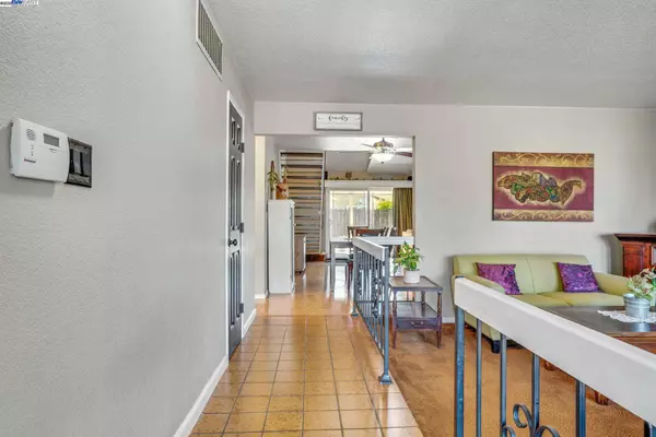 6236 Choctaw Ct, Manteca, CA 95336