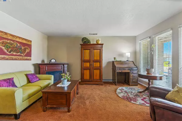 6236 Choctaw Ct, Manteca, CA 95336