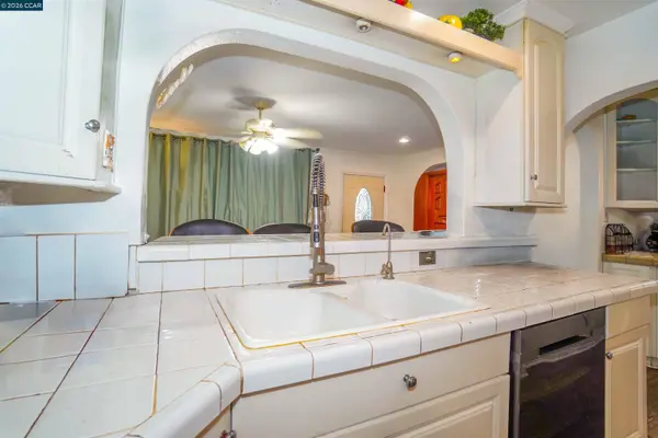 2614 Manhattan Beach Blvd, Redondo Beach, CA 90278