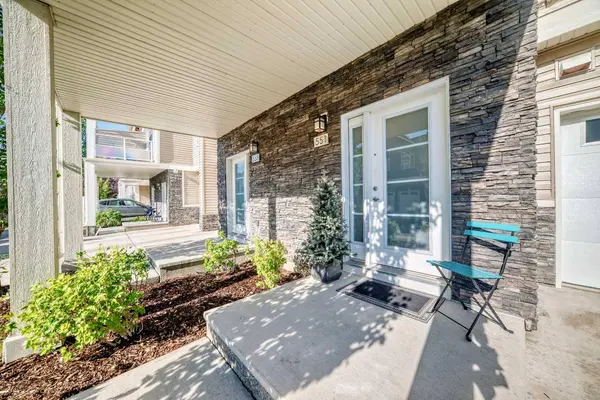 551 Redstone View NE VW NE, Calgary, AB T3N 0M9
