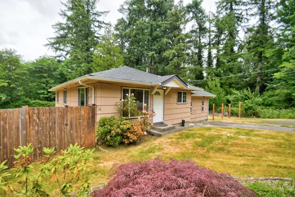 7028 Boston Harbor Rd NE, Olympia, WA 98506-9202