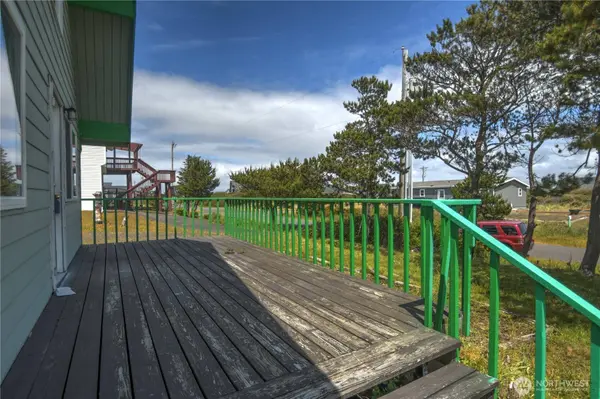 1205 Fairwood Court St SW, Ocean Shores, WA 98569
