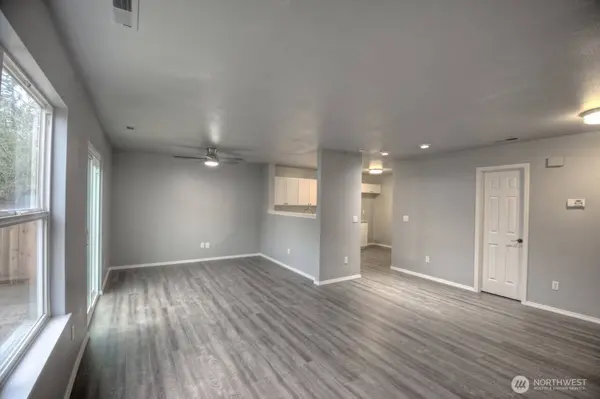 4043 Wonderwood LN SE, Lacey, WA 98503