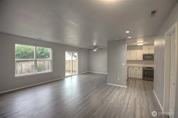 4043 Wonderwood LN SE, Lacey, WA 98503