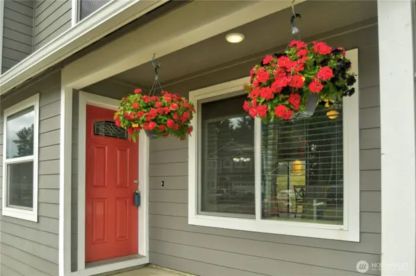 308 Middleton CT SE, Rainier, WA 98576