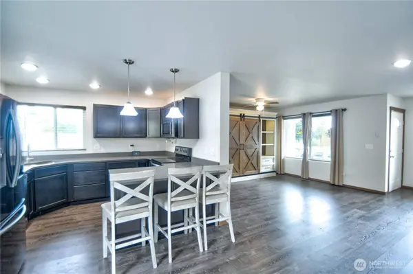 308 Middleton CT SE, Rainier, WA 98576