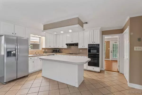 110 Quail RUN, Prattville, AL 36067