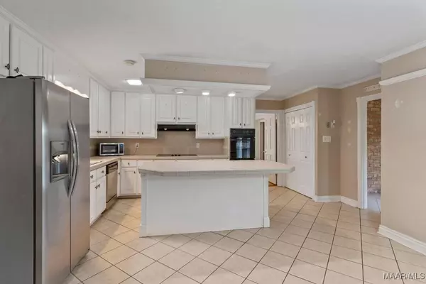 110 Quail RUN, Prattville, AL 36067