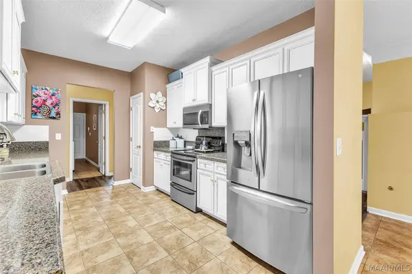 222 Cobb Ridge RD, Millbrook, AL 36054