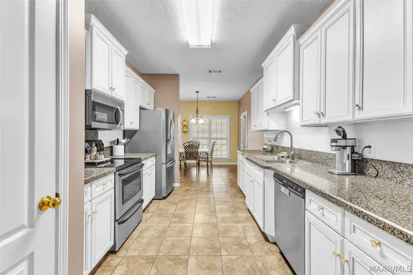 222 Cobb Ridge RD, Millbrook, AL 36054