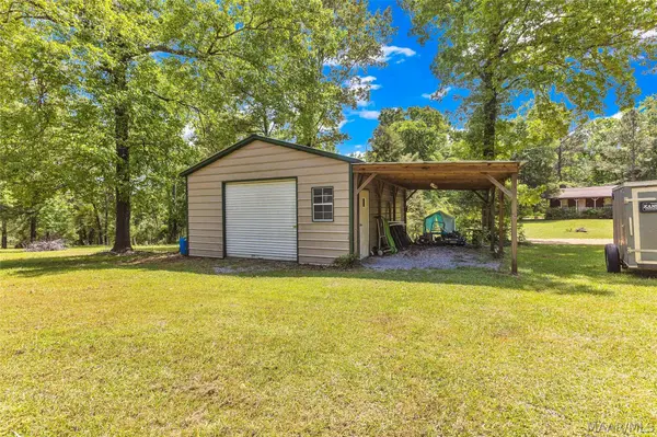 15 Spring Valley RD, Valley Grande, AL 36701