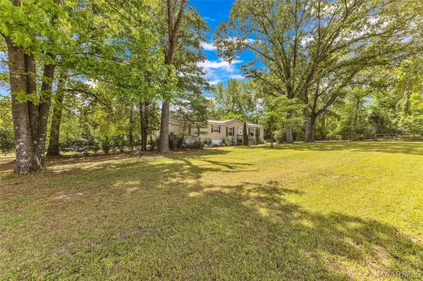 15 Spring Valley RD, Valley Grande, AL 36701