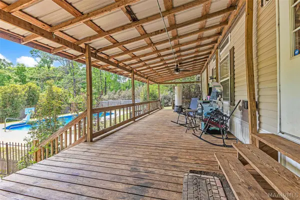 15 Spring Valley RD, Valley Grande, AL 36701