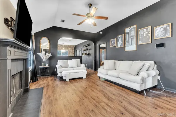 423 BUENA VISTA WAY, Prattville, AL 36067