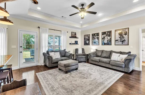 2006 LANDCASTER CT, Deatsville, AL 36022