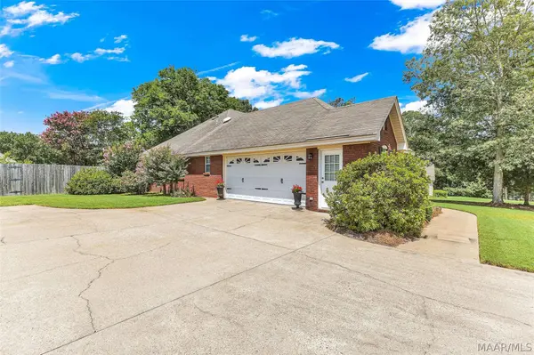 69 Harrison Hill CT, Deatsville, AL 36022