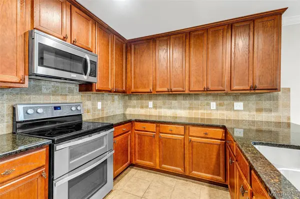 1890 PENDLEBROOKE DR, Prattville, AL 36066