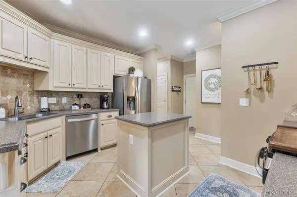 547 Jasmine TRL, Prattville, AL 36066