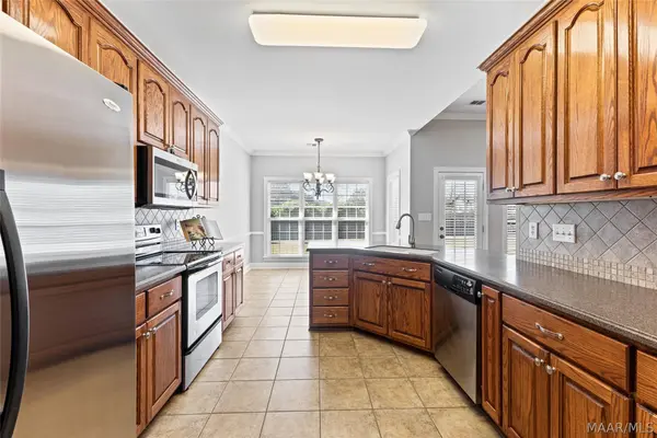 1319 Carson DR, Prattville, AL 36067