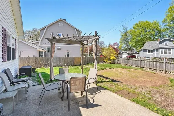 100 Nelson St, West Springfield, MA 01089