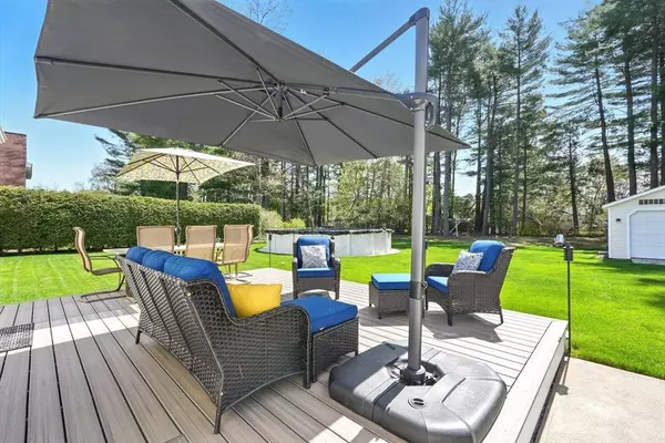 43 Kittredge Dr, Westfield, MA 01085